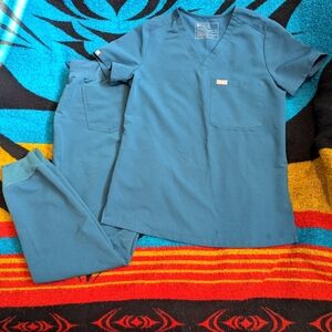 Figs Caribbean Blue scrub set